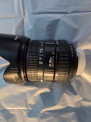 Nikon D3100 + 3 Obiettivi e Kit Accessori