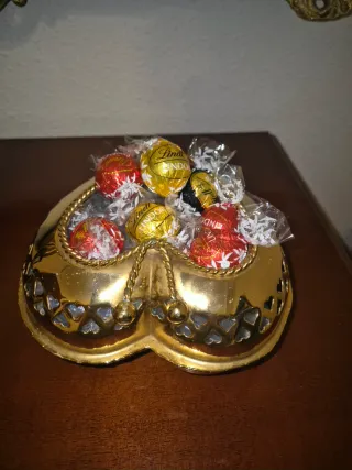 Bombonera Corazón Metálica Dorada