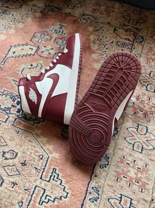 Jordan 1 Retro High OG Rojo Artesanal