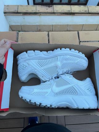 Zapatillas Nike Zoom Vomero 5 SE Talla 39