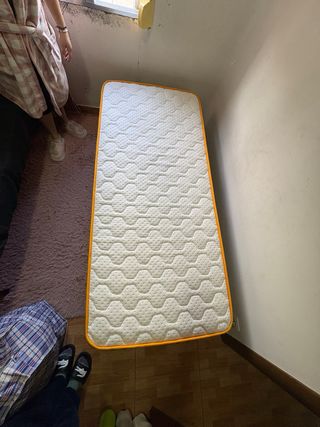 Cama individual con colchón