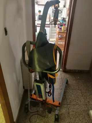 Grúa de translado para persona dependiente