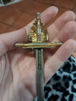 Abrecartas antiguo espada decorativa