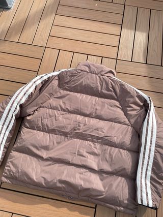 Chaqueta plumífera Adidas marrón