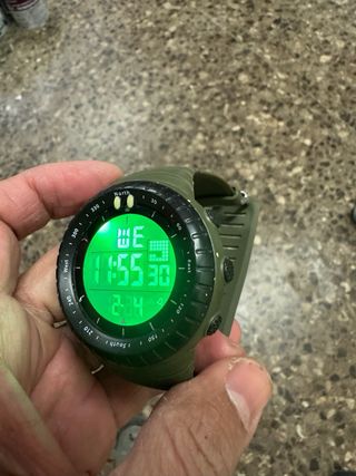 Reloj Digital Negro y Verde