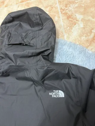 Chaqueta cortavientos The North Face Negra