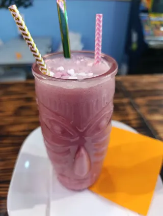 Traspaso Cafetería-Pastelería con Parque de Bolas