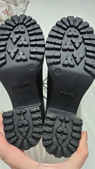 Botines negros de tacón