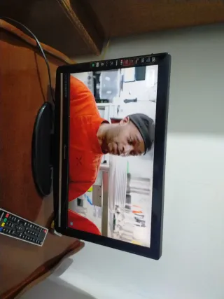 Televisión LED Negra