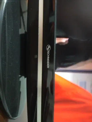 Televisión LED Negra