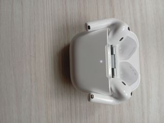 AirPods 4 (ANC) Apple Blancos practicamente nuevos