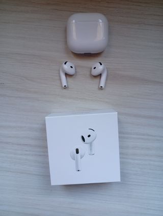 AirPods 4 (ANC) Apple Blancos practicamente nuevos