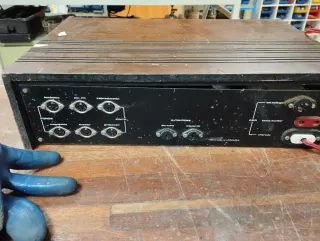Amplificador antiguo para piezas