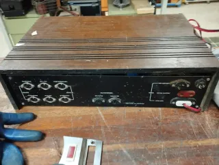 Amplificador antiguo para piezas