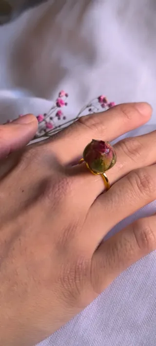 Anillo capullo rosa ajustable dorado