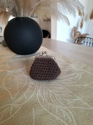 Borsellino click clac uncinetto marrone