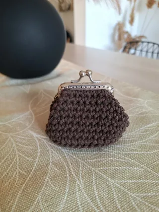 Borsellino click clac uncinetto marrone