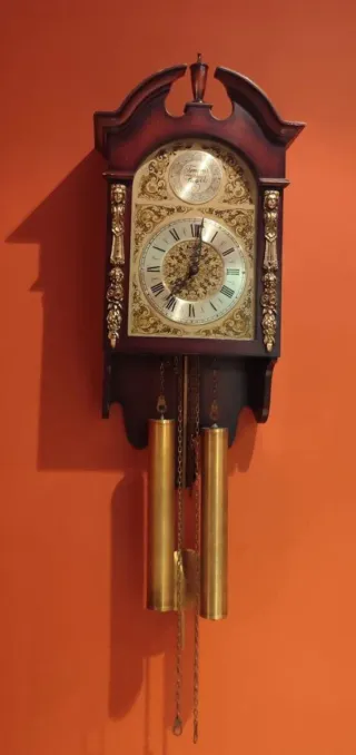 Reloj de pared antiguo