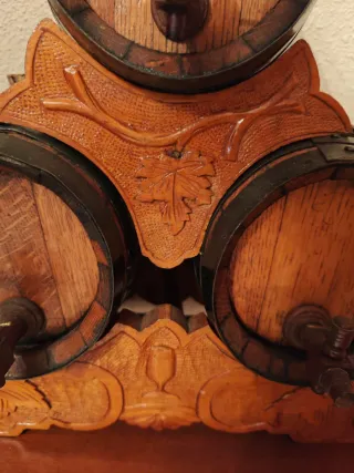 Barriles de madera decorativos