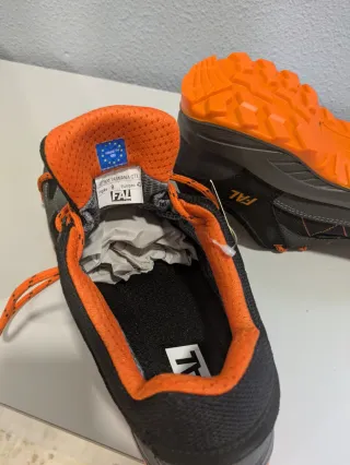 Zapatos de seguridad FAL negros y naranjas GoreTex