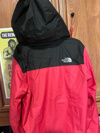 Abrigo The North Face nuevo, rosa y negro