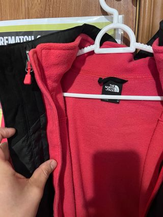 Abrigo The North Face nuevo, rosa y negro