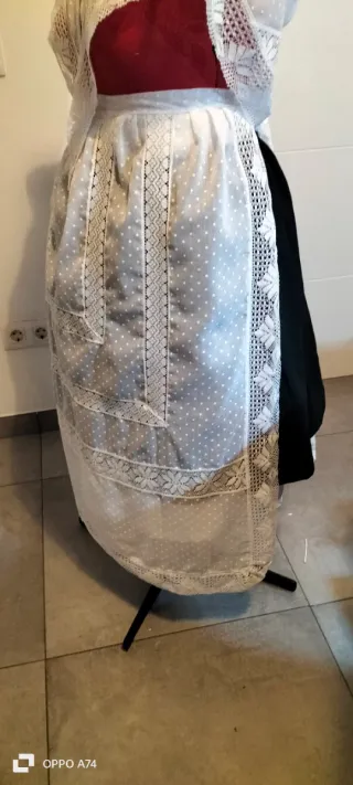 Pico y delantal fallera plumeti blanco