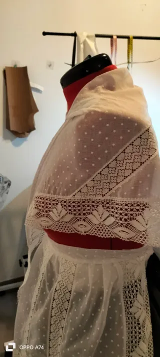 Pico y delantal fallera plumeti blanco