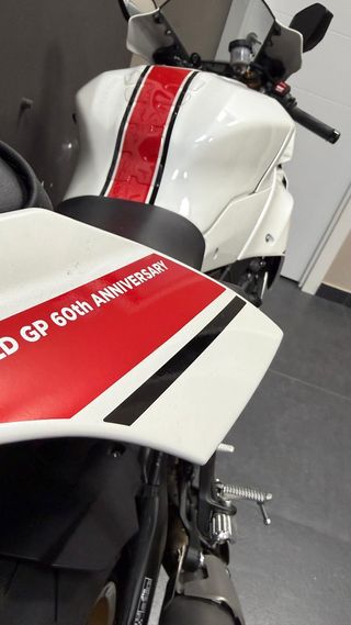 Yamaha R1 60 Aniversario