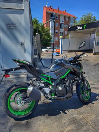 Kawasaki Z900 A2 2024 Negra/Verde