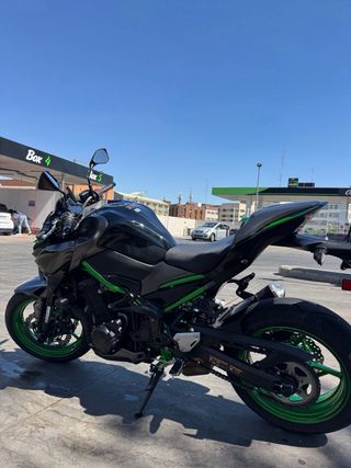 Kawasaki Z900 A2 2024 Negra/Verde