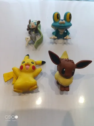 4 Figuras Pokémon Tomy