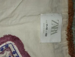 Chaleco Zara bordado floral blanco