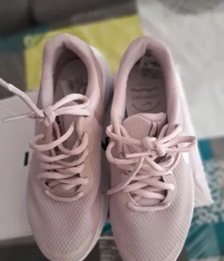 Tenis Nike Rosa y Blanco