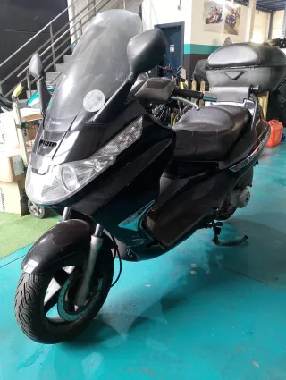 Piaggio X8 125 Negra