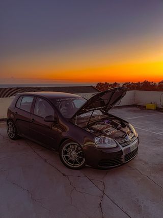 Volkswagen Golf R32