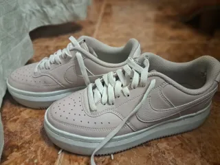 Tenis Nike Rosa y Blanco