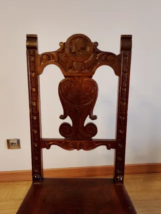 Silla Antigua Roble Tallada