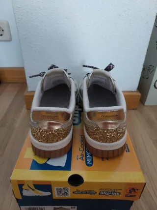 Skechers Jade Radiant Roar Beige/Oro