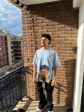 Camiseta oversize gráfica streetwear