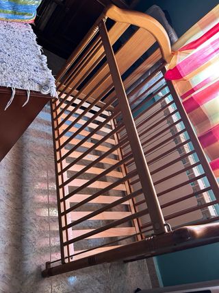 Cuna de madera para bebé