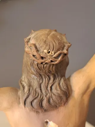 Crucifijo en pasta de madera tipo Olot