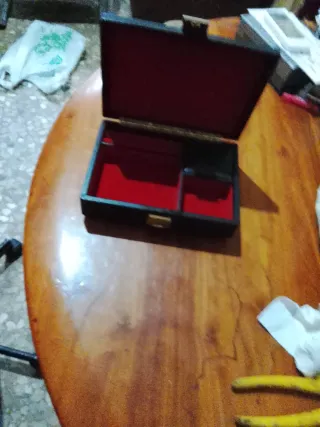 Joyero con caja de música negra