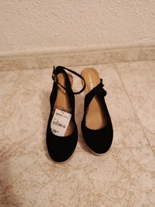 Zapatos de tacón negros y serpiente HOY SOLO 15€