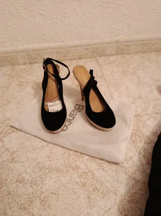 Zapatos de tacón negros y serpiente HOY SOLO 15€
