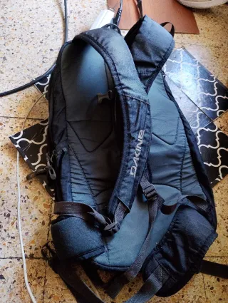 Mochila Dakine Negra Muy Cuidada y me desprendo YA