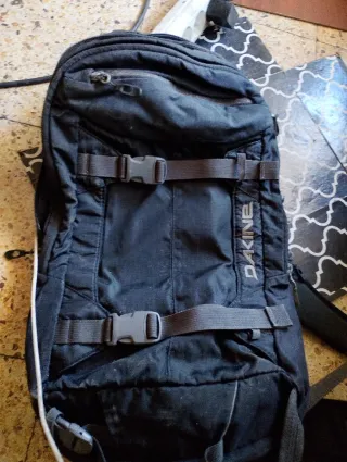 Mochila Dakine Negra Muy Cuidada y me desprendo YA