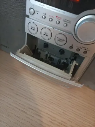 Minicadena Sony CD, Cassette y Radio