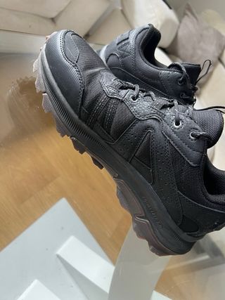 Zapatillas Skechers Trekking Negras