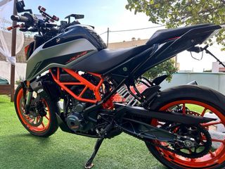 KTM Duke 390 2022 Naranja ABS